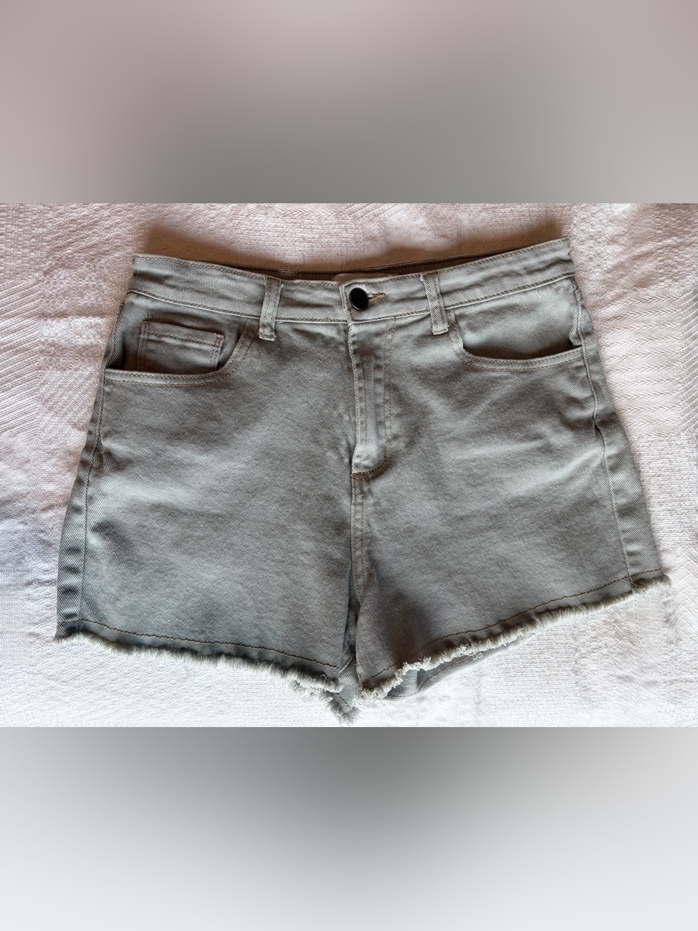 Denim short shorts 😎
